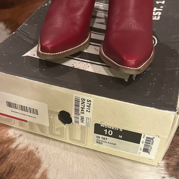 Dingo Red Heeled Cowboy Boots size 10 - Picture 3 of 7
